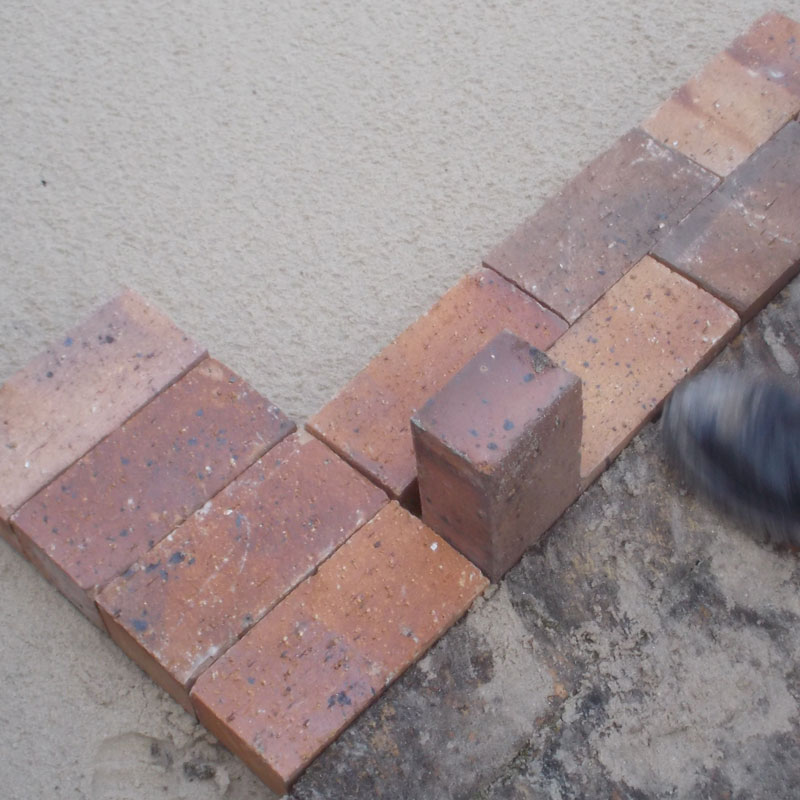 Lay some brick paving in your garden 15