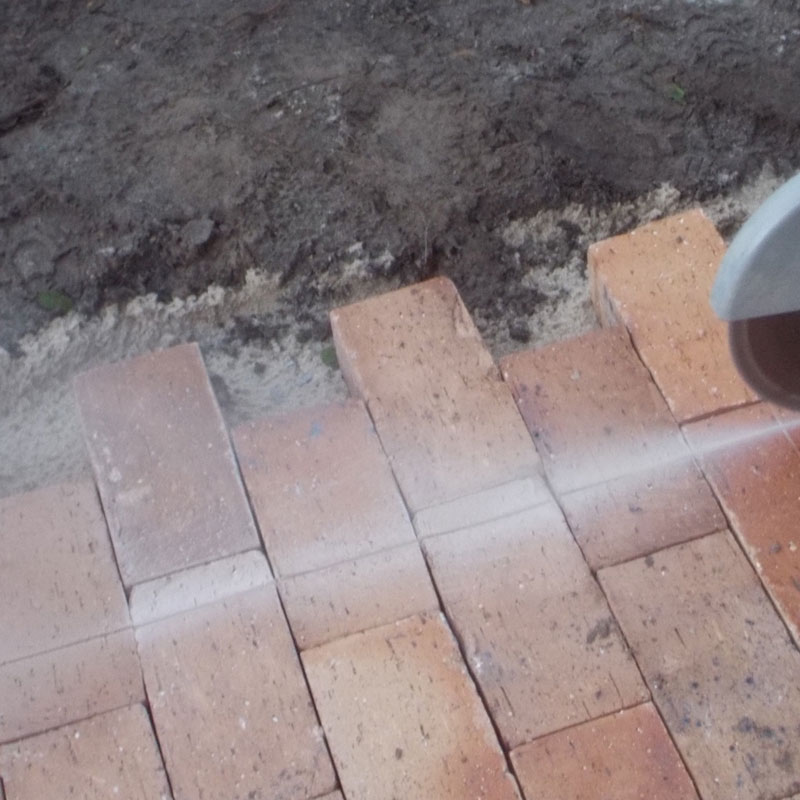 Lay some brick paving in your garden 20