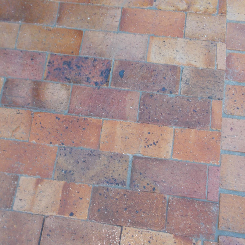 Lay some brick paving in your garden 24