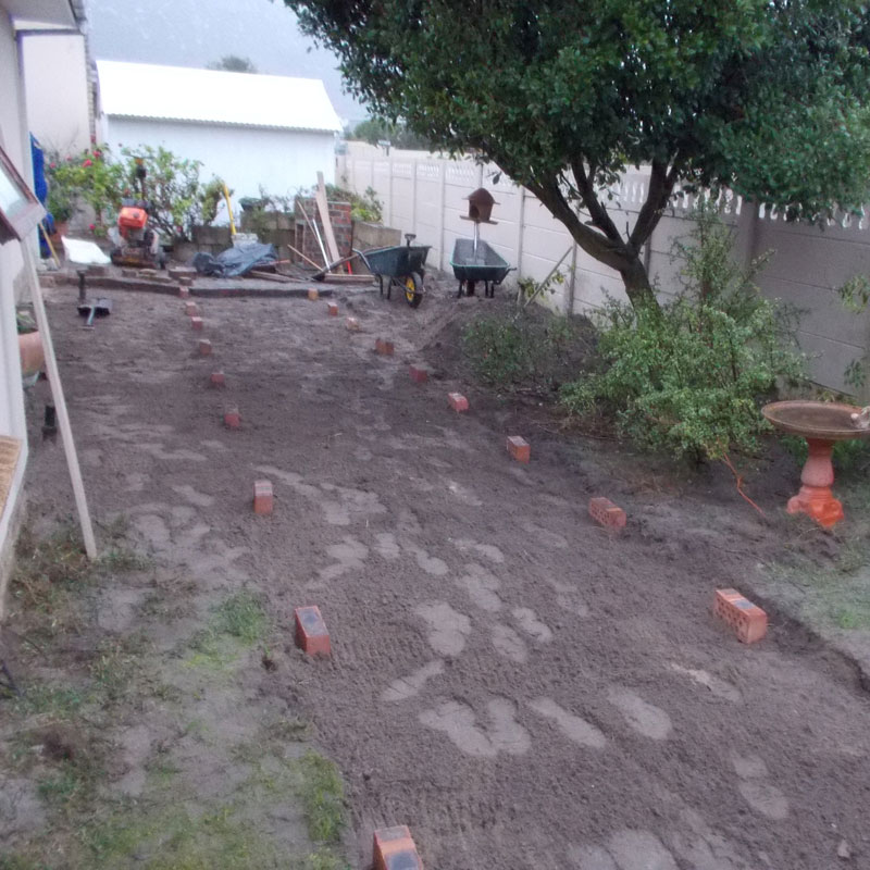 Lay some brick paving in your garden 3