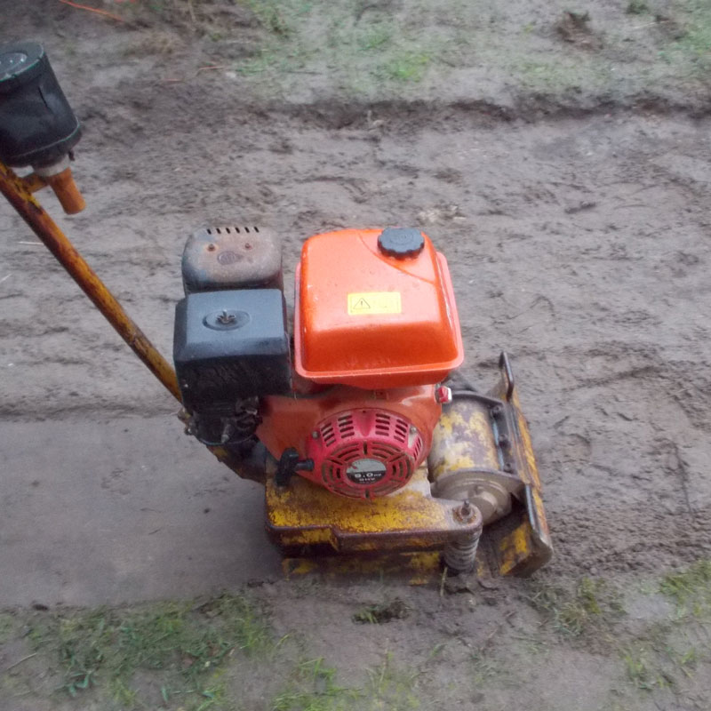 Lay some brick paving in your garden 4